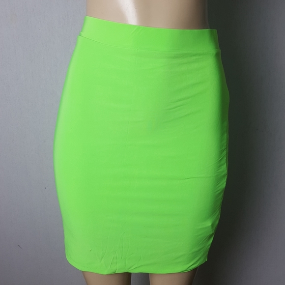 SOLD- New Neon Green Mini Skirt Size 12 - Picture 3 of 7